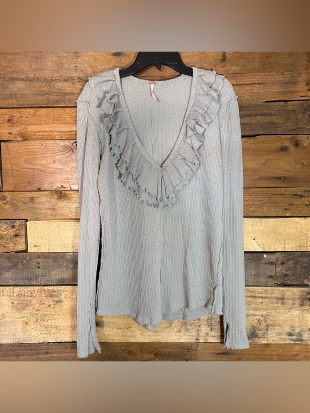 Free People Bennet Ruffles v Neck Slit Cuff Cute Long sleeve Thermal Top L
